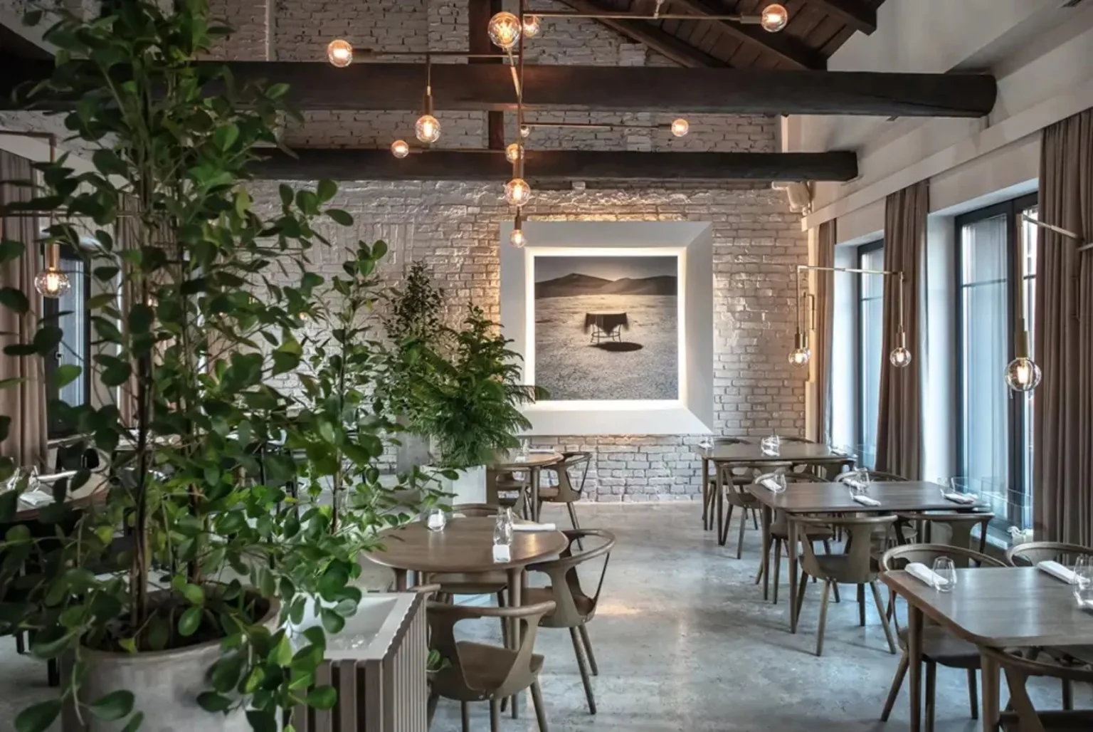 Nüman restaurant interior in Kaunas